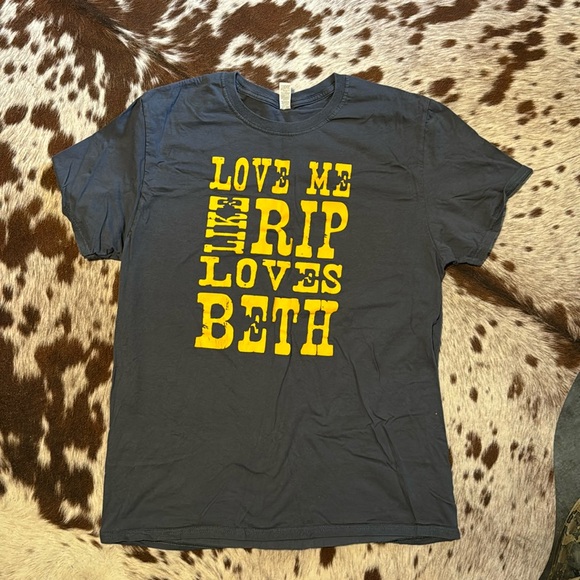 Yellowstone Tshirt - Picture 1 of 1